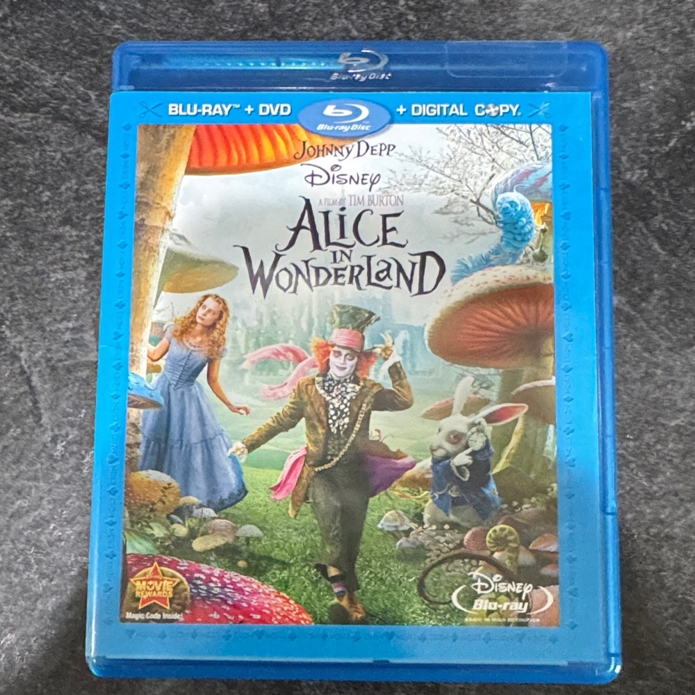Disney Alice in Wonderland Blu-ray /DVD /Digital copy - Picture 1 of 8